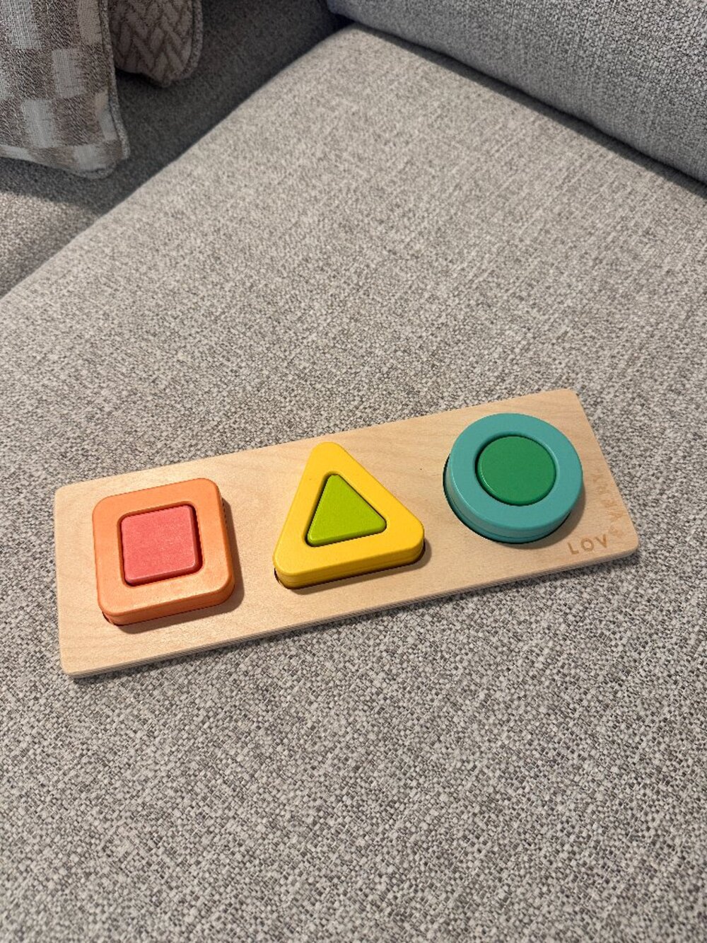 LOVEVERY Geo Shapes Puzzle 19-21M